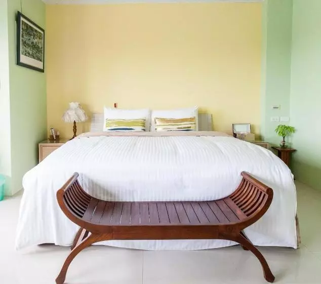 اتاق استاندارد با چشم‌انداز باغ, 4 Seasons Garden B&b