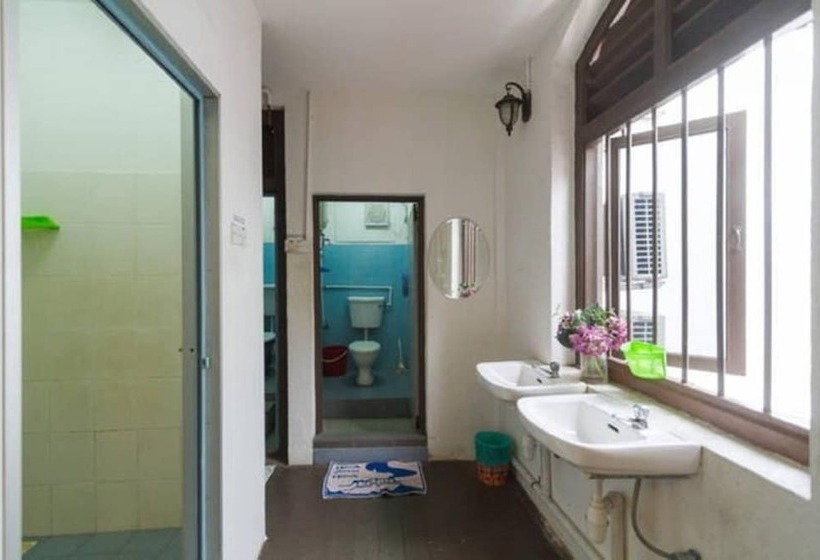 חדר משפחתי חדר אמבטיה משותף, Cocoa Mews Cafe & Homestay   Hostel