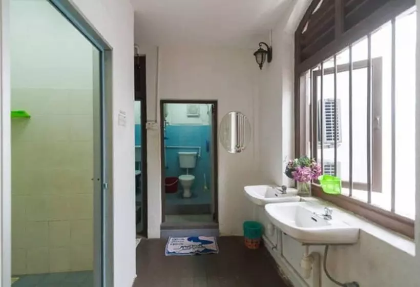 浴室共有ファミリールーム, Cocoa Mews Cafe & Homestay   Hostel