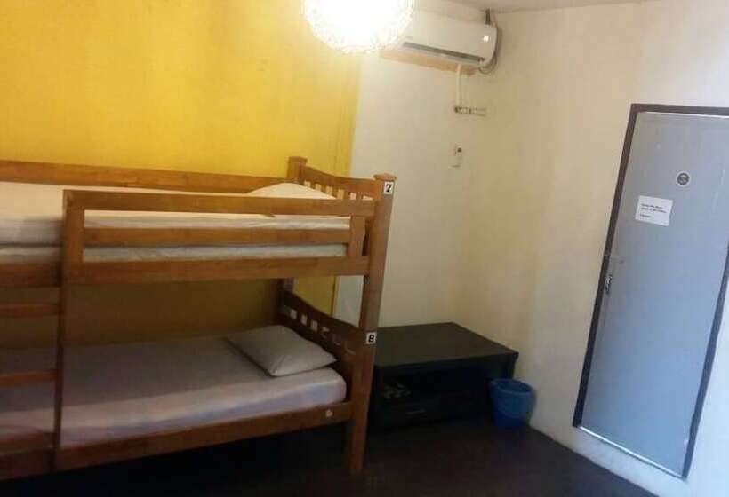 חדר משפחתי חדר אמבטיה משותף, Cocoa Mews Cafe & Homestay   Hostel