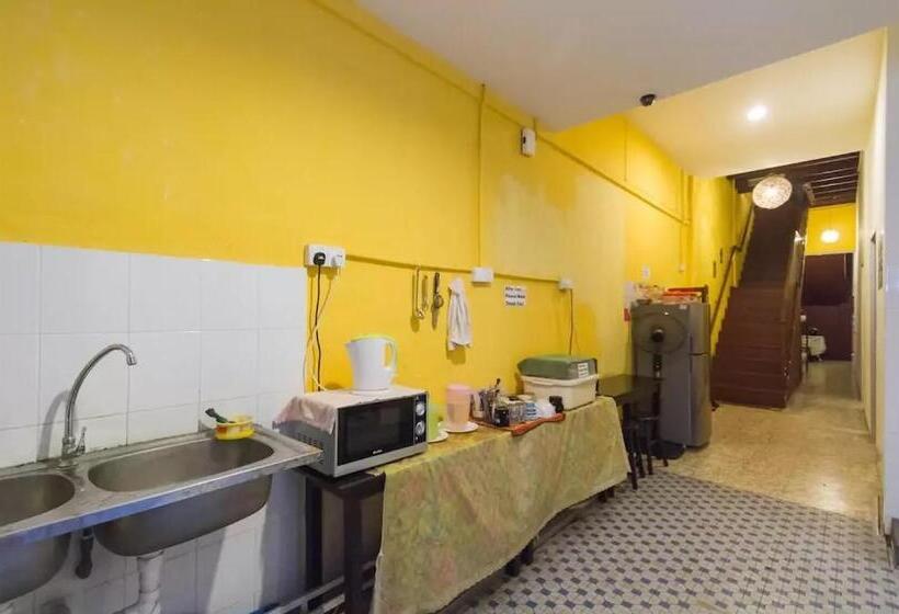 חדר סטנדרט חדר אמבטיה משותף, Cocoa Mews Cafe & Homestay   Hostel