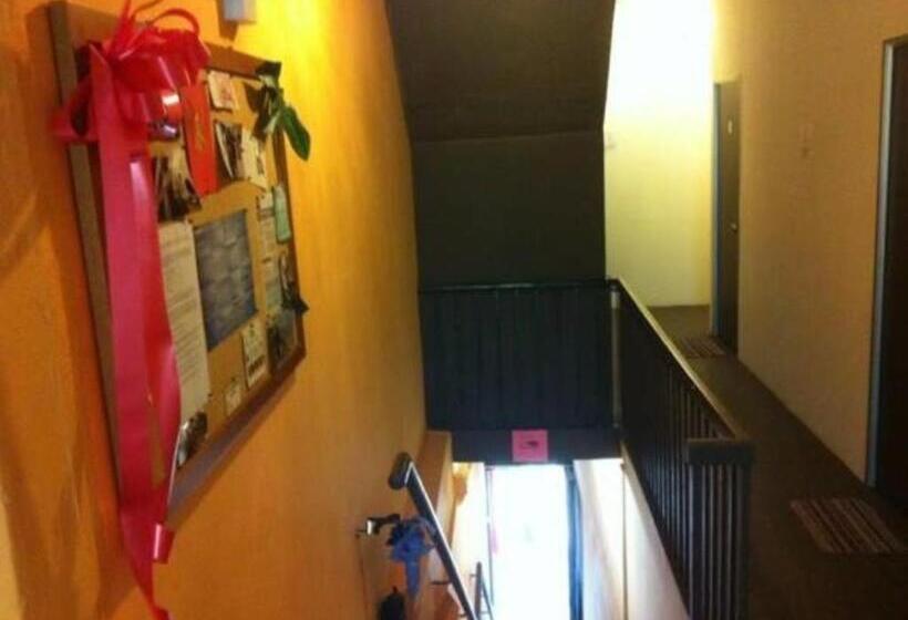 חדר סטנדרט חדר אמבטיה משותף, Cocoa Mews Cafe & Homestay   Hostel