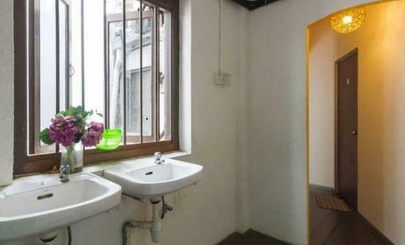 חדר סטנדרט חדר אמבטיה משותף, Cocoa Mews Cafe & Homestay   Hostel