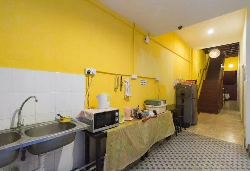 חדר סטנדרט חדר אמבטיה משותף, Cocoa Mews Cafe & Homestay   Hostel