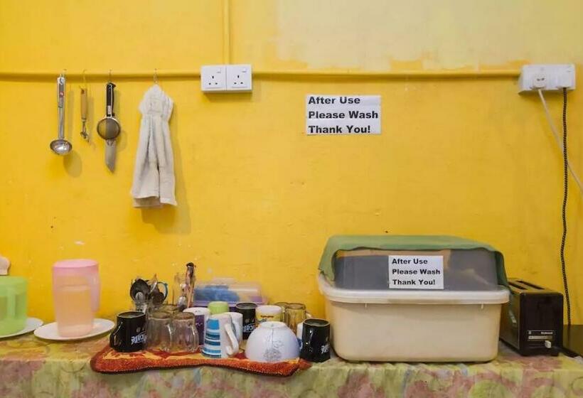 חדר סטנדרט חדר אמבטיה משותף, Cocoa Mews Cafe & Homestay   Hostel