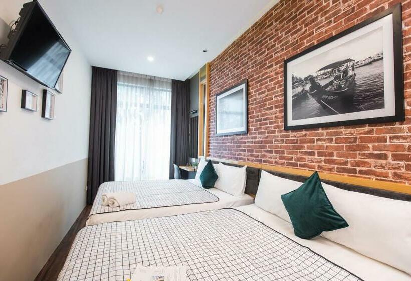 디럭스 4인 룸, B Street