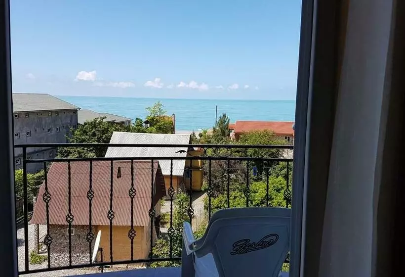 اتاق خانوادگی با چشم‌انداز دریا, Del Mar