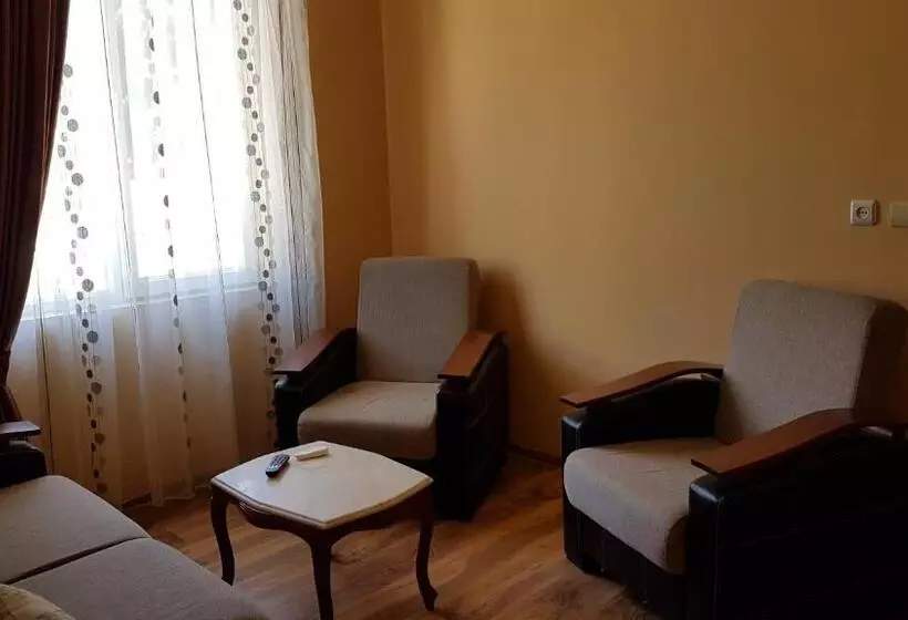 اتاق استاندارد چهار تخته با چشم‌انداز دریا, Del Mar