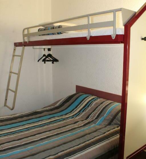 스탠다드 트리픔 룸 공동욕실, F1 Saint Die