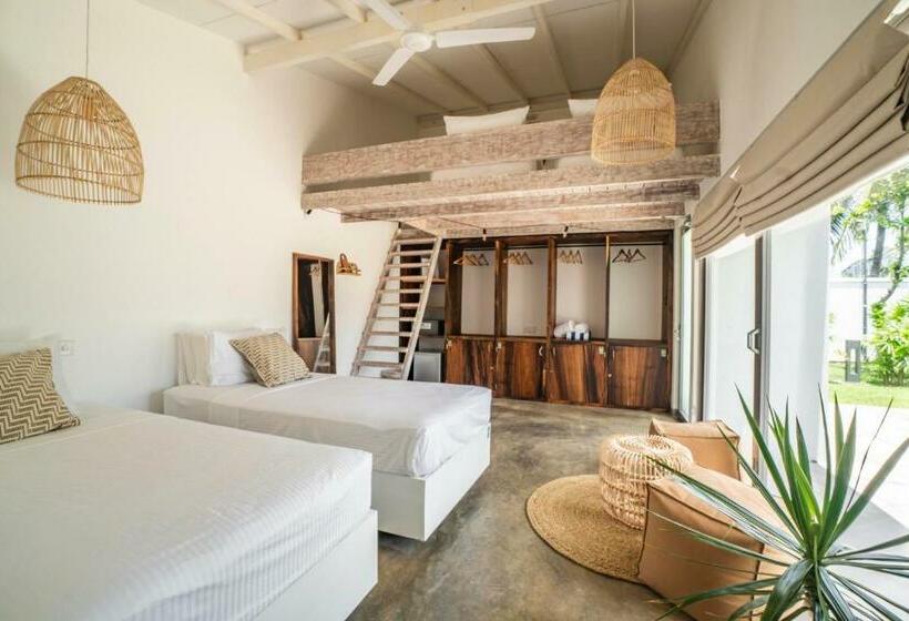 共用房间的床, Global Surf Lodge Kabalana