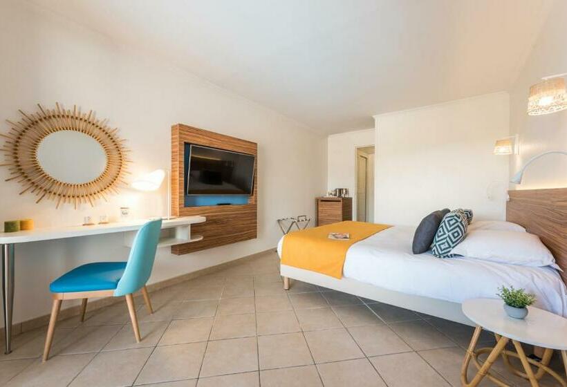 غرفة قياسية مزوَّدة بتراس, De L Esterel Pierre & Vacances