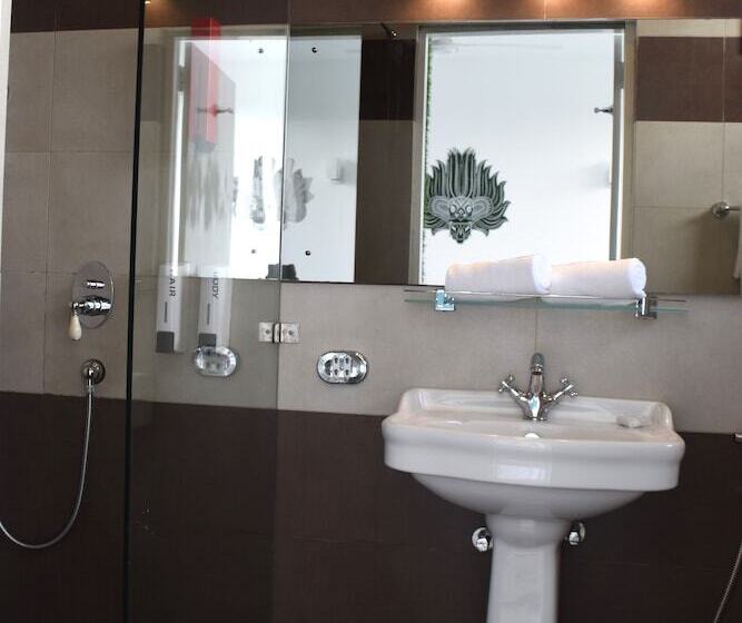 חדר סטנדרט, J Ambalangoda