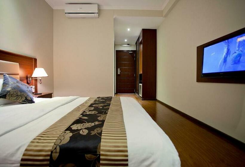 اتاق لوکس با بالکن و چشمانداز دریا, Kaani Beach