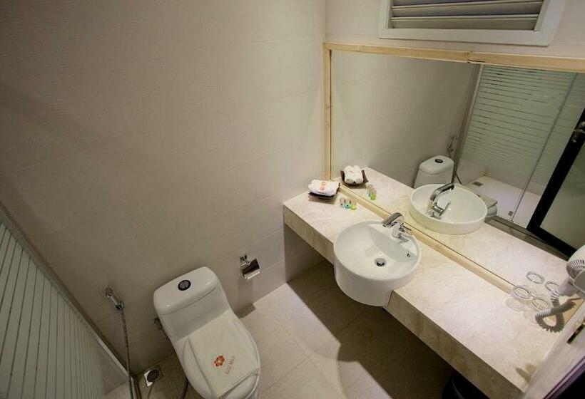 اتاق لوکس با بالکن, Kaani Beach