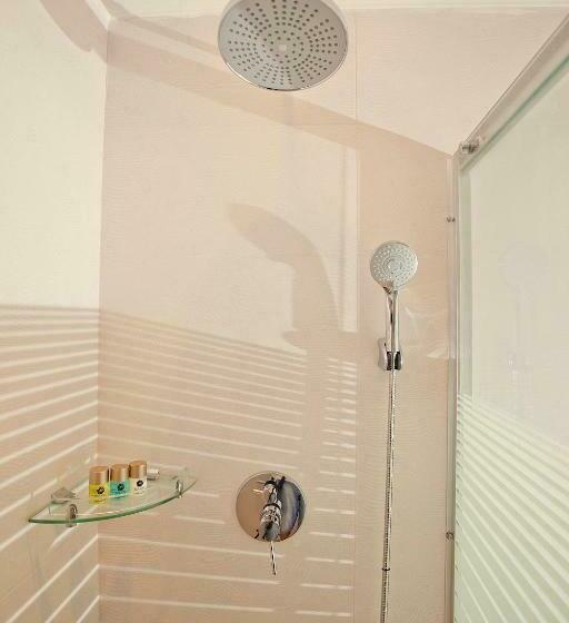 اتاق لوکس با بالکن و چشمانداز دریا, Kaani Beach