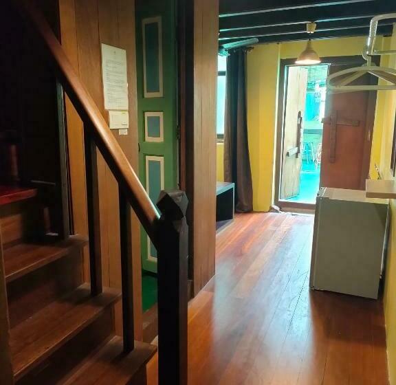 Familjerum, Lang Hoose