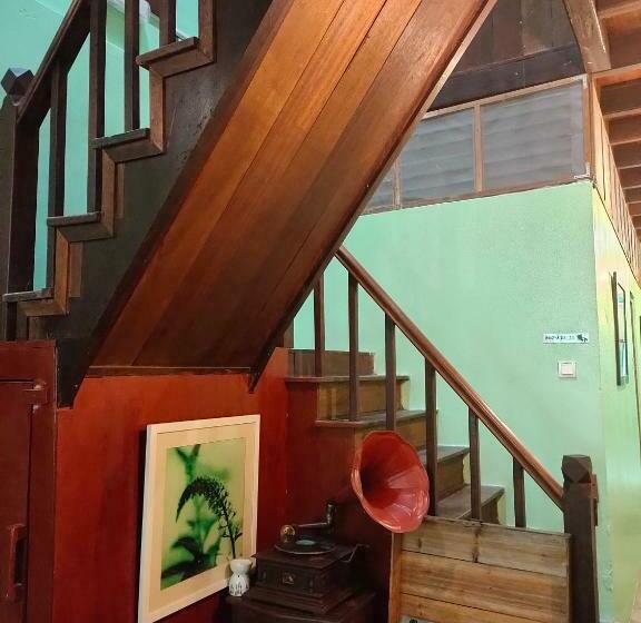 Familjerum, Lang Hoose