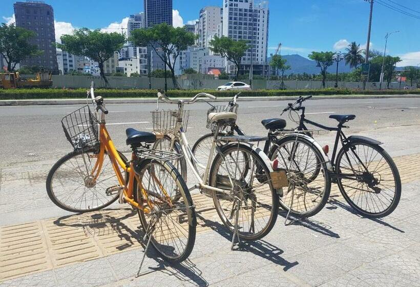 اتاق سوپریور, Royal Family