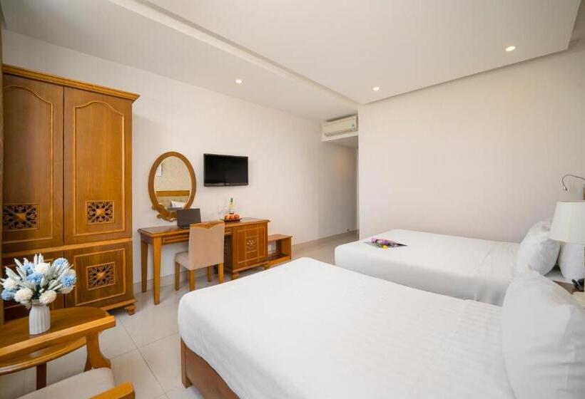 اتاق لوکس, Royal Family