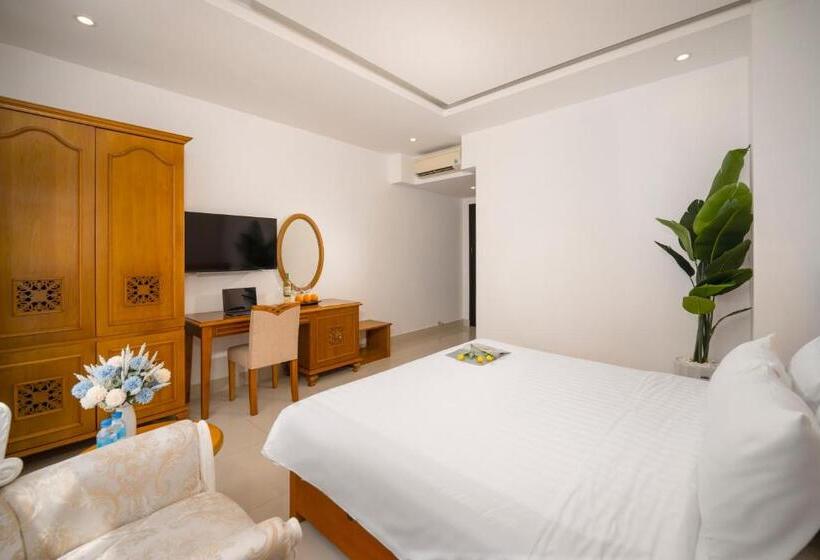 اتاق سوپریور, Royal Family