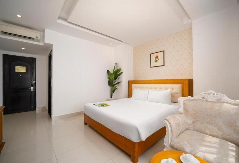 سوییت خانوادگی, Royal Family