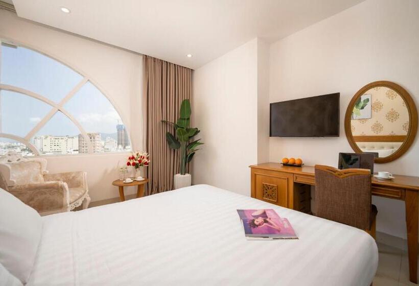 سوییت خانوادگی, Royal Family