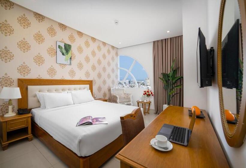 سوییت خانوادگی, Royal Family