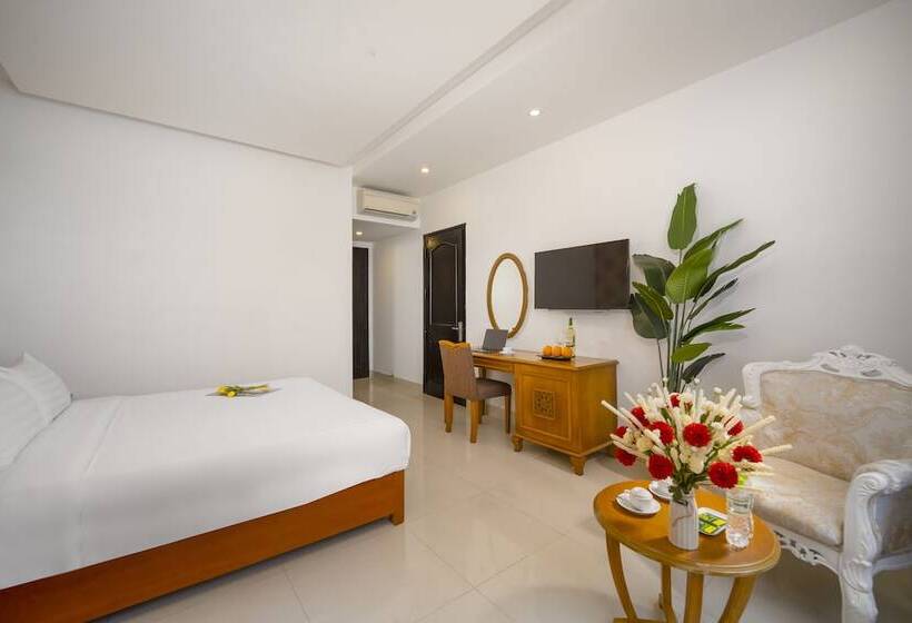 اتاق سوپریور, Royal Family