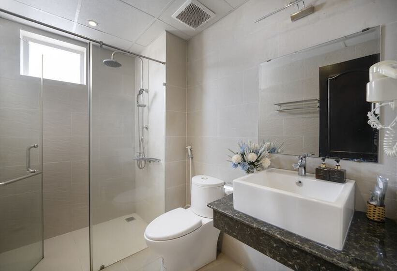 اتاق سوپریور, Royal Family