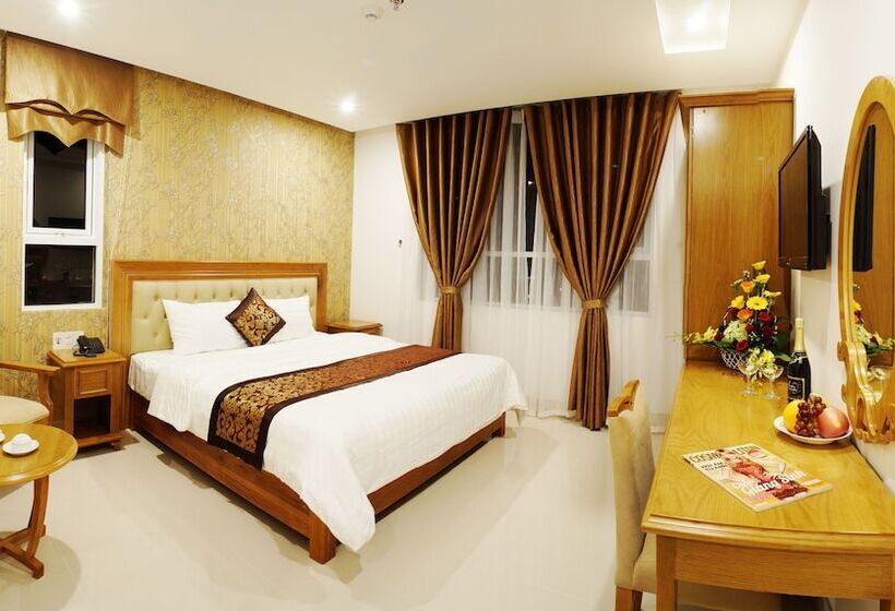 اتاق لوکس, Royal Family