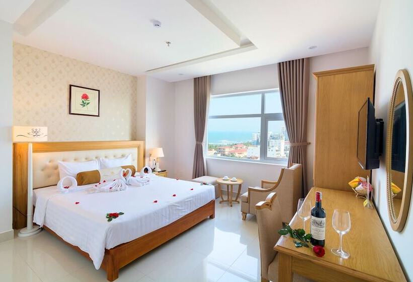 اتاق رویال, Royal Family