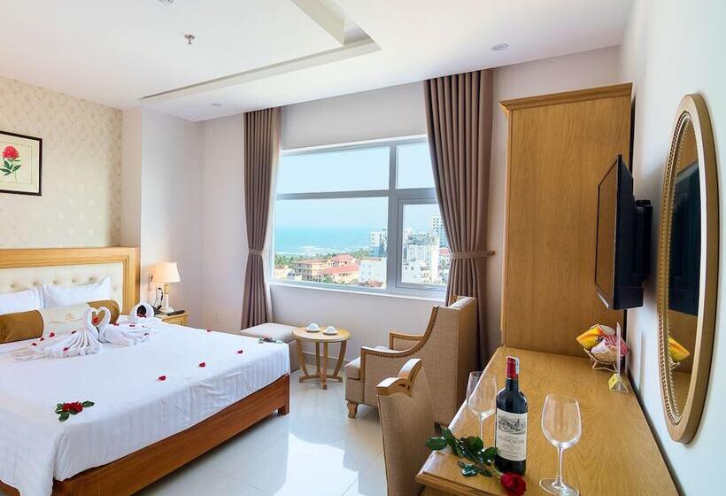 اتاق رویال, Royal Family