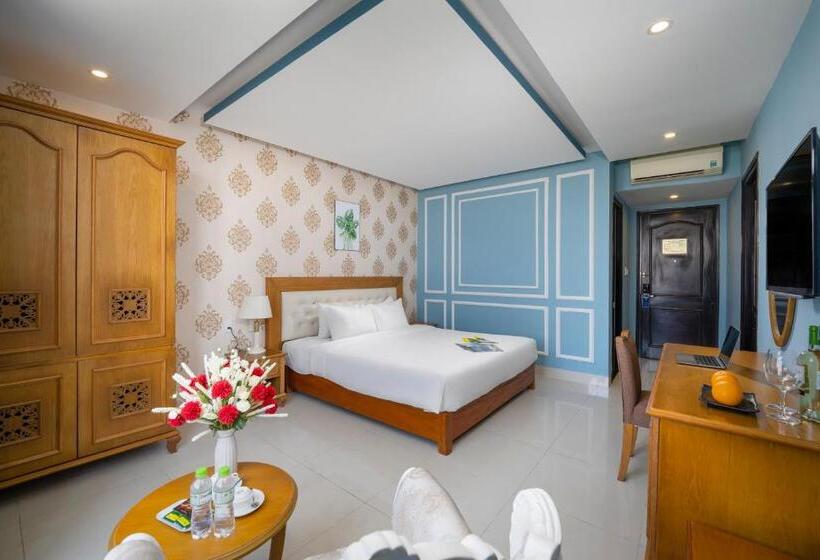 سوییت خانوادگی, Royal Family