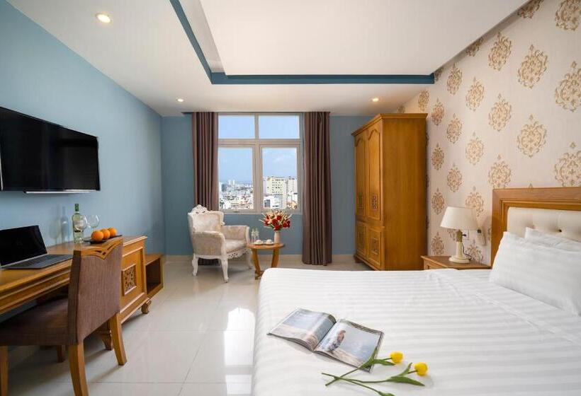 سوییت خانوادگی, Royal Family