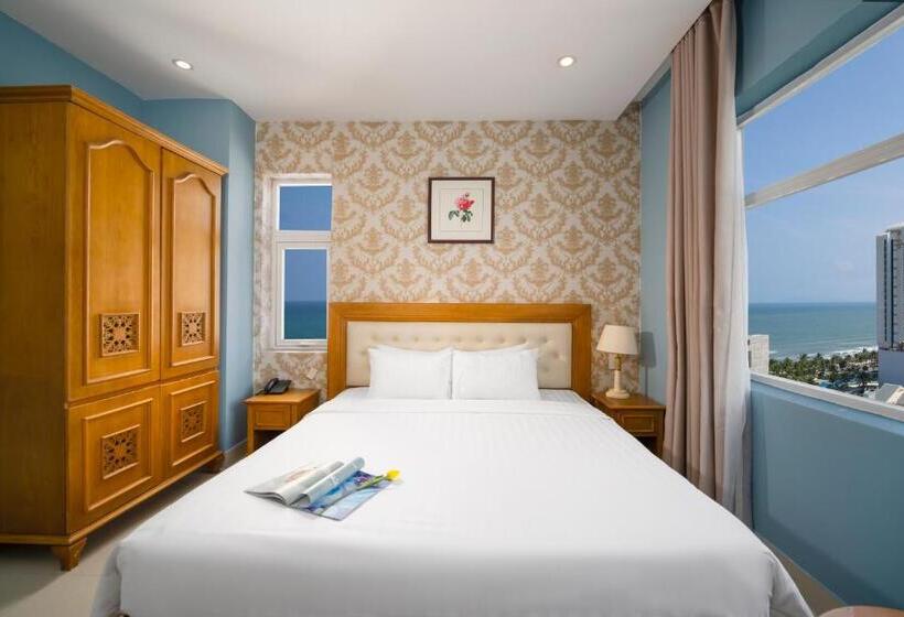 اتاق رویال, Royal Family