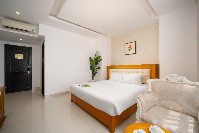 اتاق لوکس, Royal Family