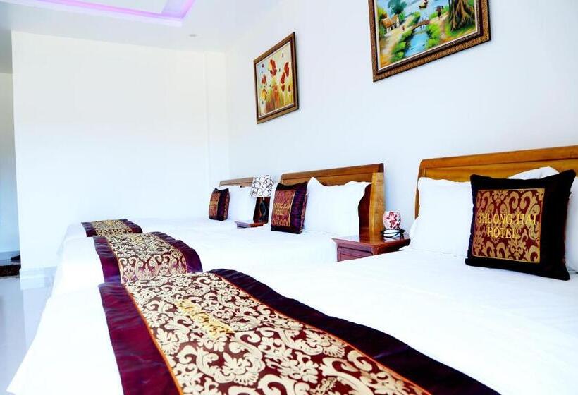 اتاق لوکس سه تخته, Thuong Hai