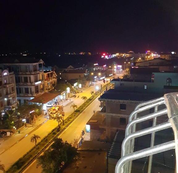 اتاق لوکس سه تخته, Thuong Hai