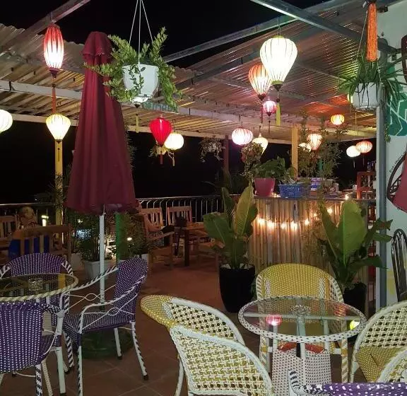 اتاق سوپریور, Thuong Hai