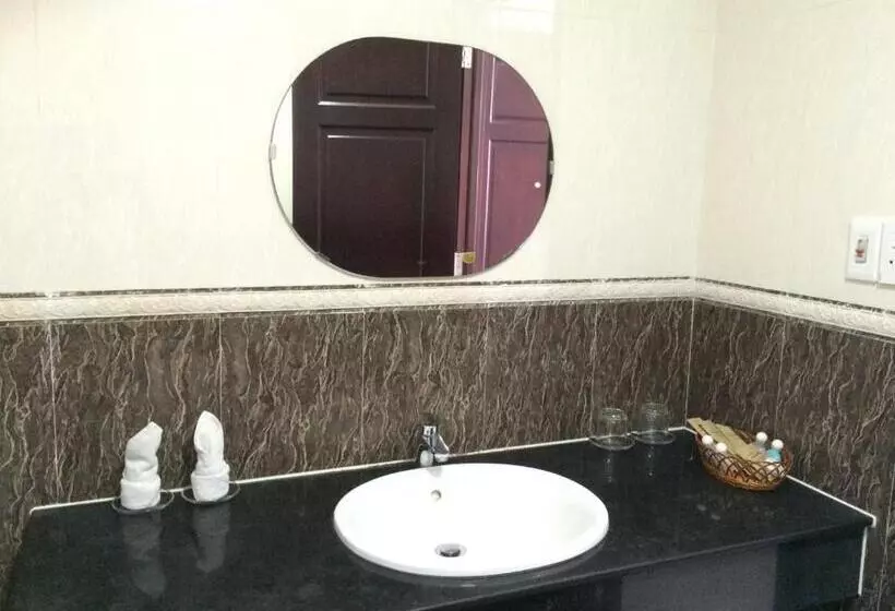 اتاق لوکس سه تخته, Dattravi Hostel