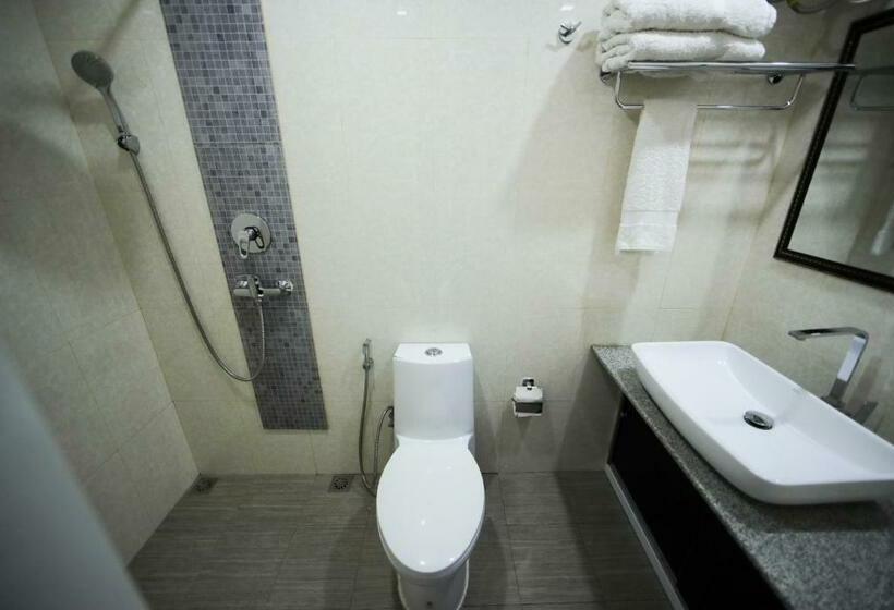 اتاق لوکس با بالکن, Vilu Rest