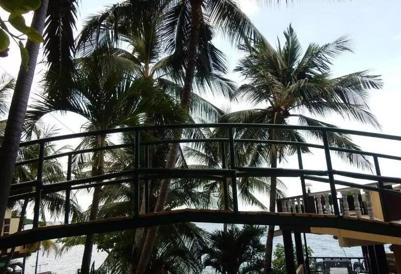 Perhehuone, Oslob Seafari Resort