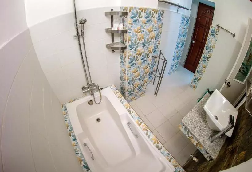 Superior-perhehuone, Oslob Seafari Resort