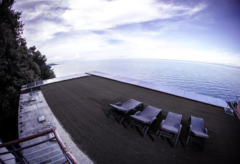 带1个卧室的带阳台的公寓, Oslob Seafari Resort