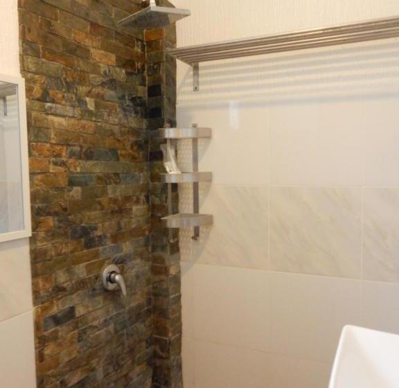 اتاق استاندارد با بالکن, Oslob Seafari Resort