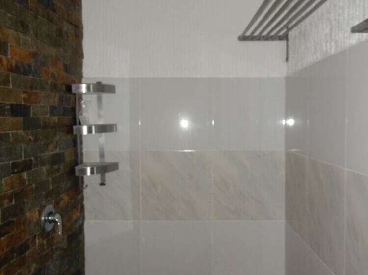 استودیوی لوکس, Oslob Seafari Resort