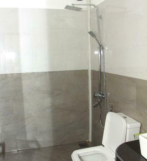 标准间, Maduranga N Guest