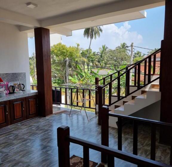 豪华家庭房间, Maduranga N Guest