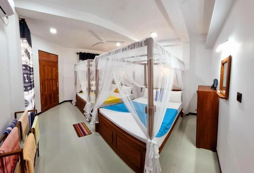 豪华家庭房间, Maduranga N Guest