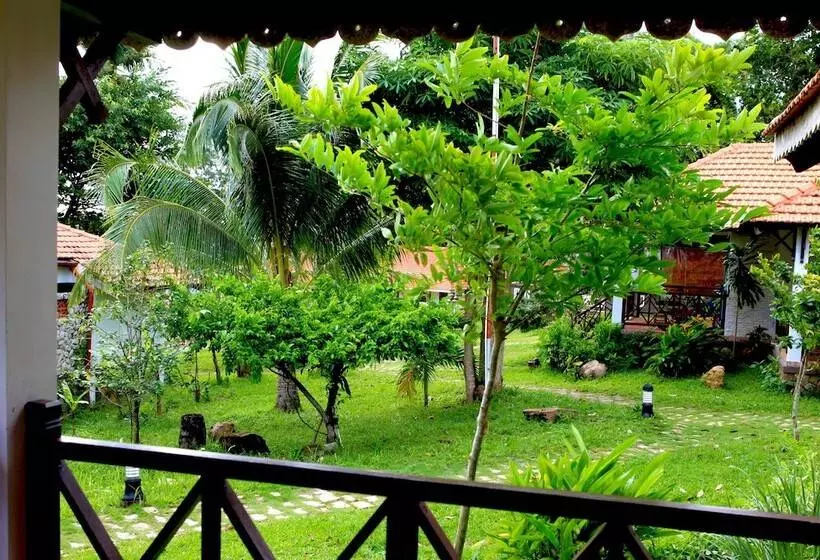 Superior bungalow garden view, Phu Quoc Eco Beach Resort